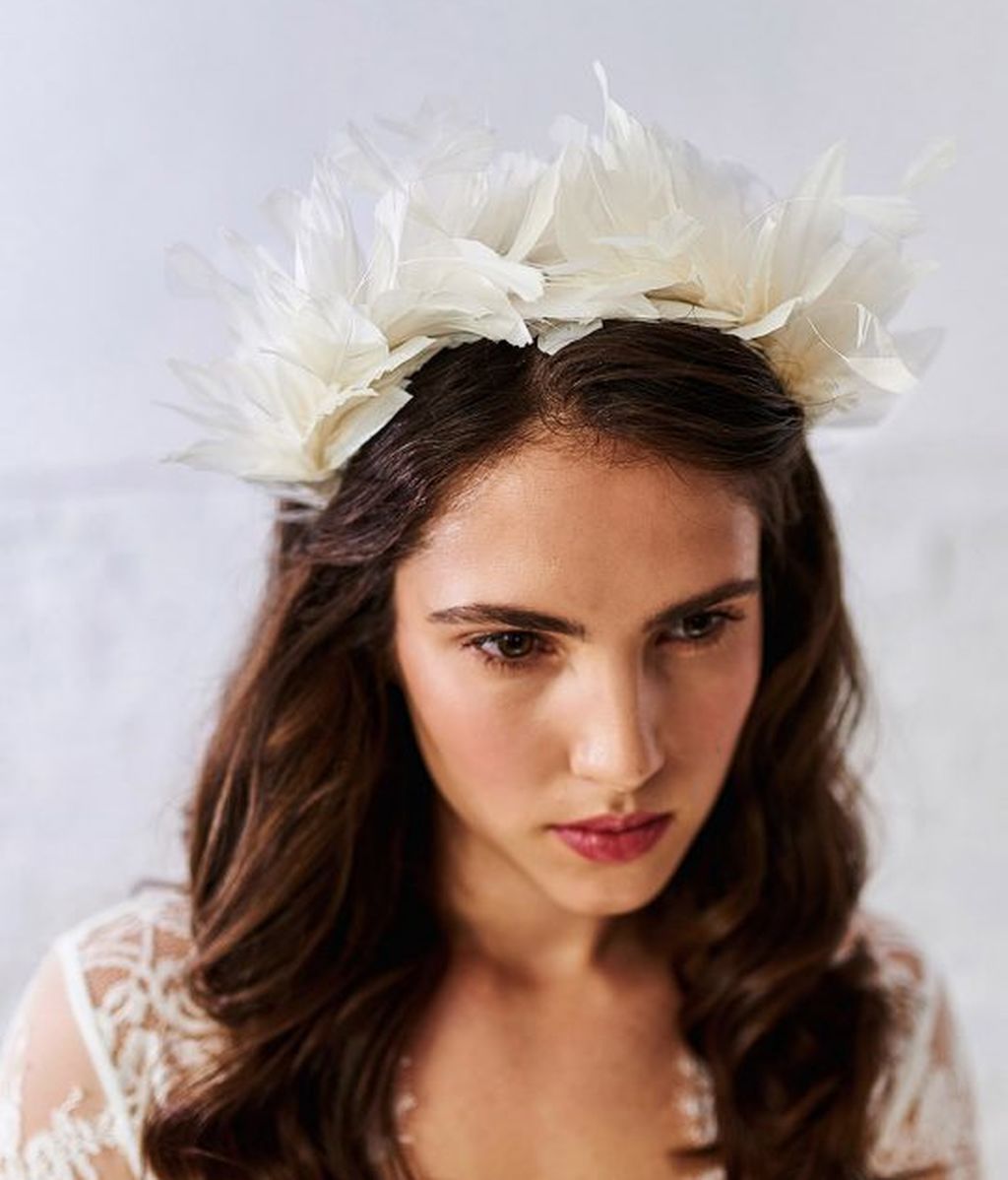 Diadema-de-plumas-para-novia-Vi-Bi