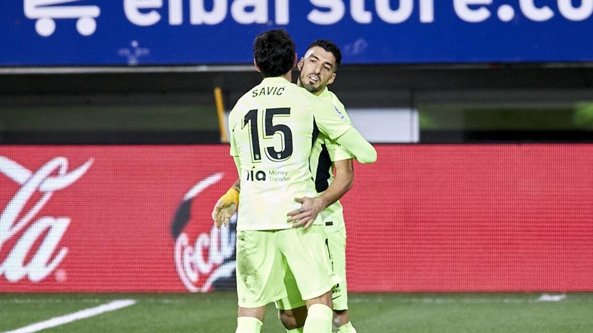 Luis Suárez consigue la remontada ante el Eibar y lanza al Atlético en la lucha por LaLiga (1-2)