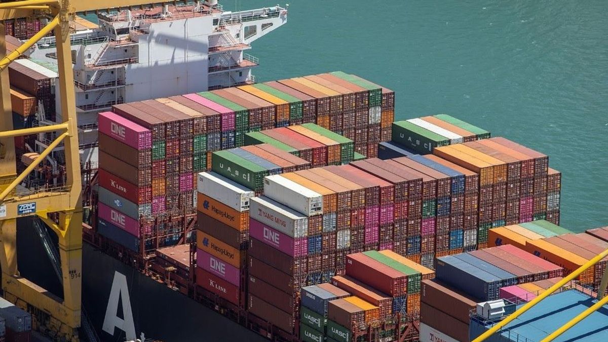 Las exportaciones se reducen un 11% hasta noviembre y el déficit comercial cae un 58,7% Las exportaciones se reducen un 11% hasta noviembre y el déficit comercial cae un 58,7%
