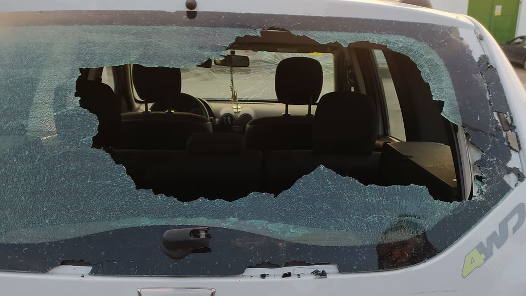 Le destrozan el coche por tercera vez: “Es una pesadilla. Ya no puedo pagar más arreglos” Le destrozan el coche por tercera vez: “Es una pesadilla. Ya no puedo pagar más arreglos”