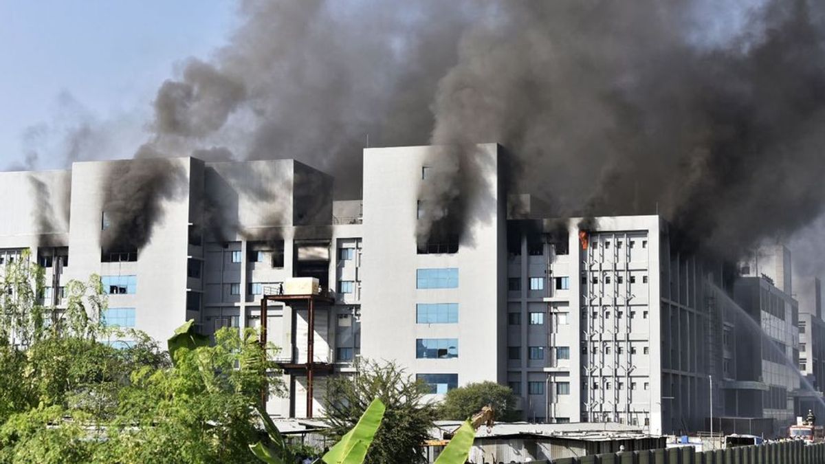 Se registra un incendio en la sede del mayor fabricante de vacunas del mundo, en India