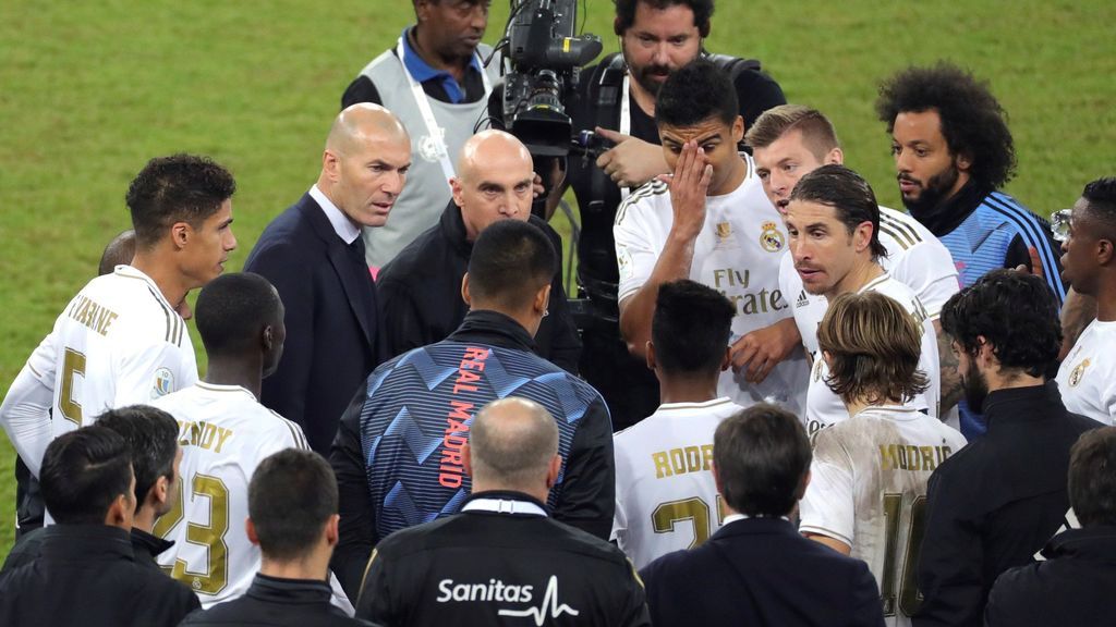 La charla de Zidane con sus jugadores tras la debacle ante el Alcoyano: "Hay que pasar página y mantenerse unidos"