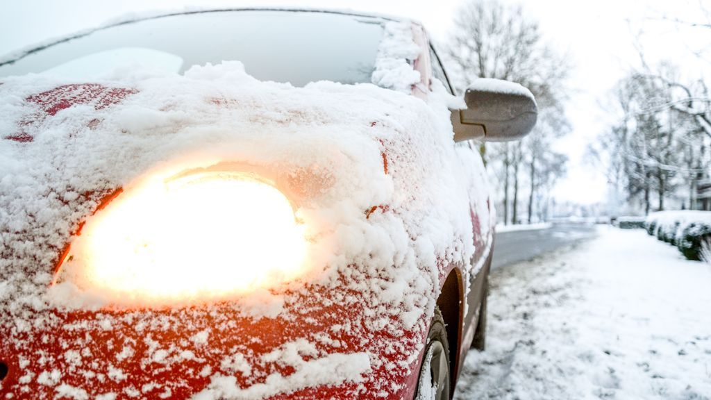 Los peligros de conducir con nieve: cuándo es recomendable quitar el control de estabilidad