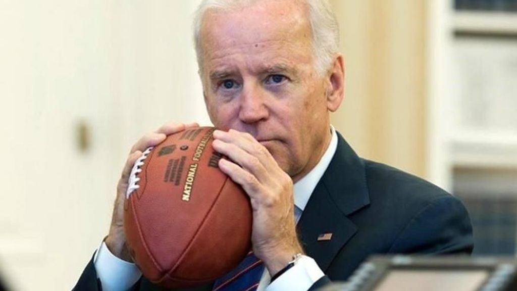 Joe Biden hace la mudanza a la Casa Blanca pero le prohíben su bicicleta estática: "Es un peligro nacional" Joe Biden hace la mudanza a la Casa Blanca pero le prohíben su bicicleta estática: "Es un peligro nacional"