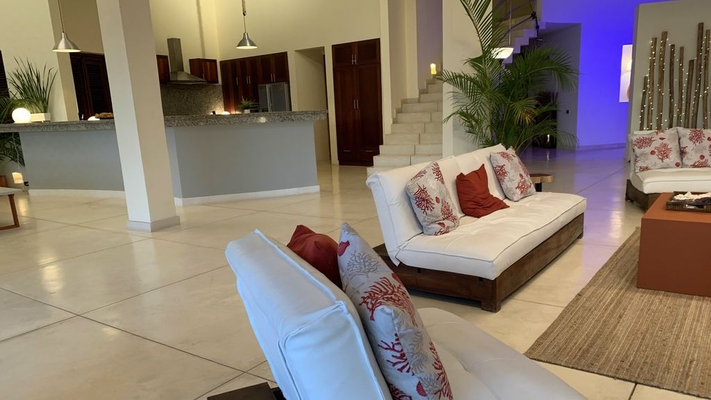 Así es Villa Playa por dentro, la espectacular casa donde viven los chicos junto a las solteras