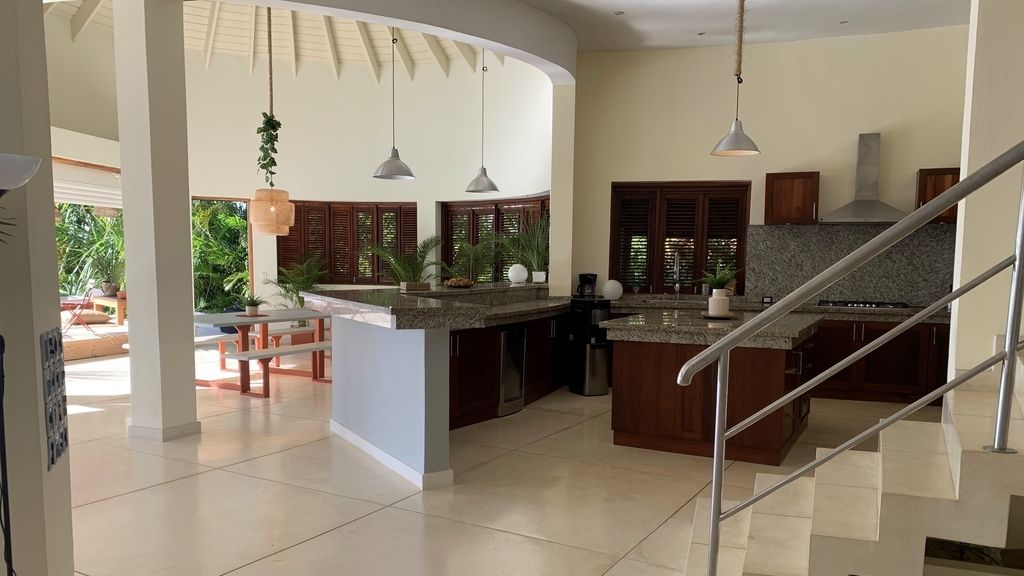 Así es Villa Playa por dentro, la espectacular casa donde viven los chicos junto a las solteras