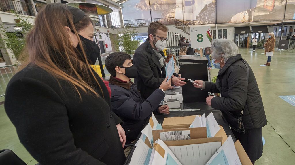 Lo que Cataluña puede aprender de las elecciones en Portugal: un país confinado que sí vota a su presidente