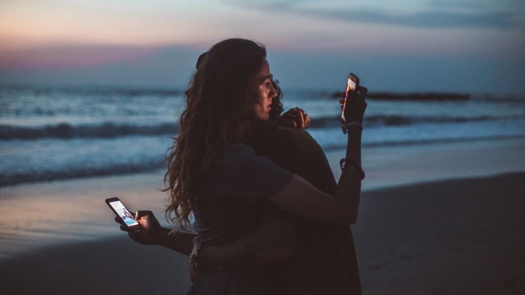 Por qué somos adictos al móvil