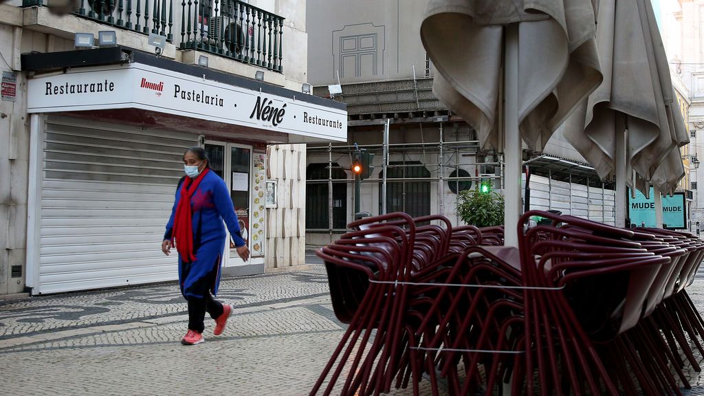 Portugal suspende los vuelos con Reino Unido y mantiene las elecciones para este domingo Portugal suspende los vuelos con Reino Unido y mantiene las elecciones para este domingo