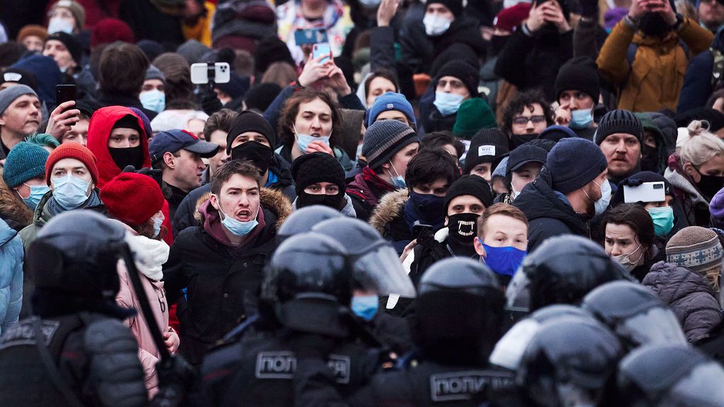 Miles de detenidos en las protestas en favor de Navalny en varias ciudades rusas