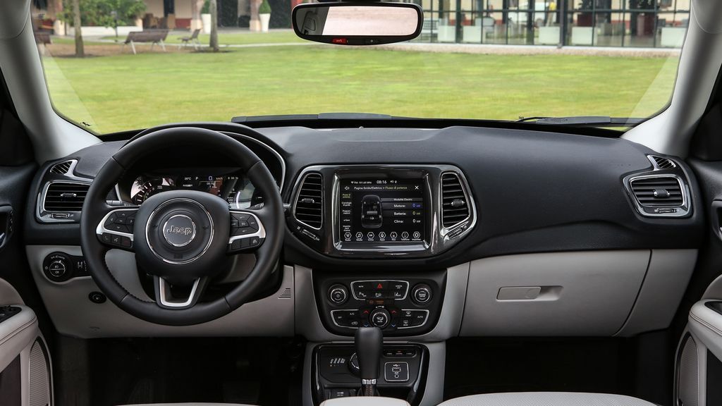 Jeep_Compass-Limited-4xe_int