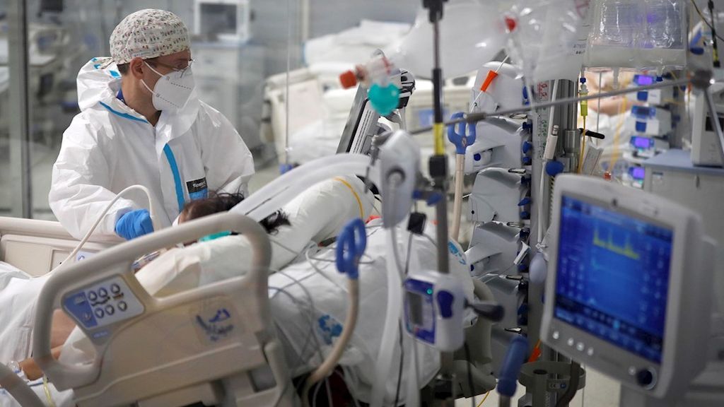 Madrid supera los 4.000 pacientes hospitalizados con Covid, 650 ingresados en UCI Madrid supera los 4.000 pacientes hospitalizados con Covid, 650 ingresados en UCI