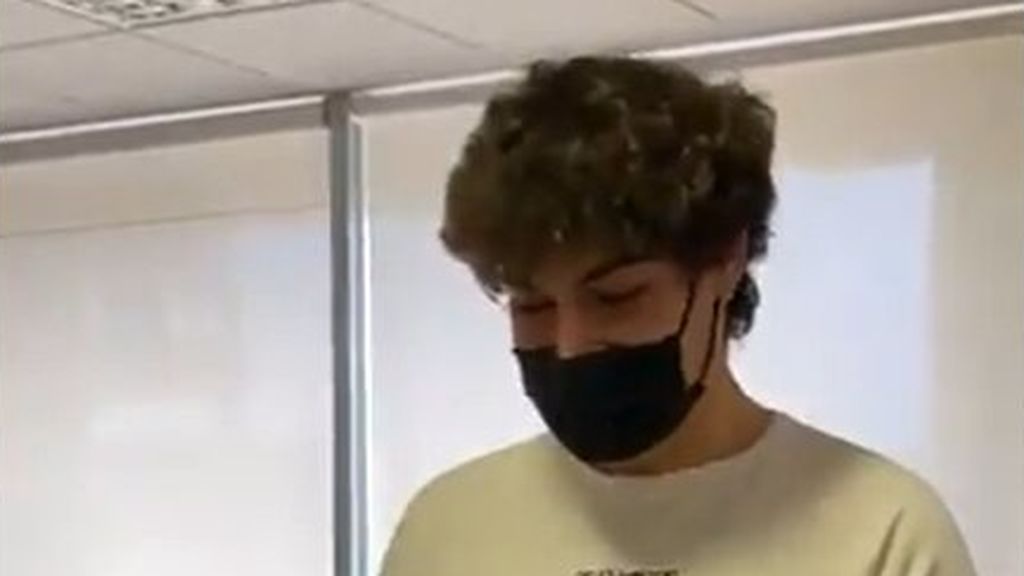 El regalo que ha recibido un chico que perdió su trabajo por el covid: "Todo lo que tengo ha sido gracias a mis amigos"