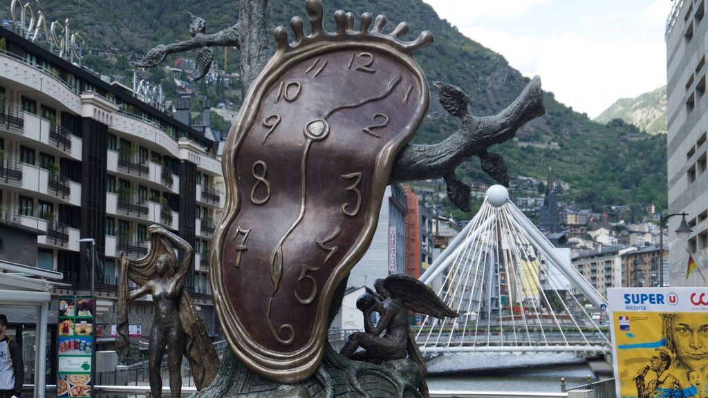 Youtubers en Andorra: quiénes son, cuánto ahorran, deducciones fiscales de Andorra y España Youtubers en Andorra: quiénes son, cuánto ahorran, deducciones fiscales de Andorra y España