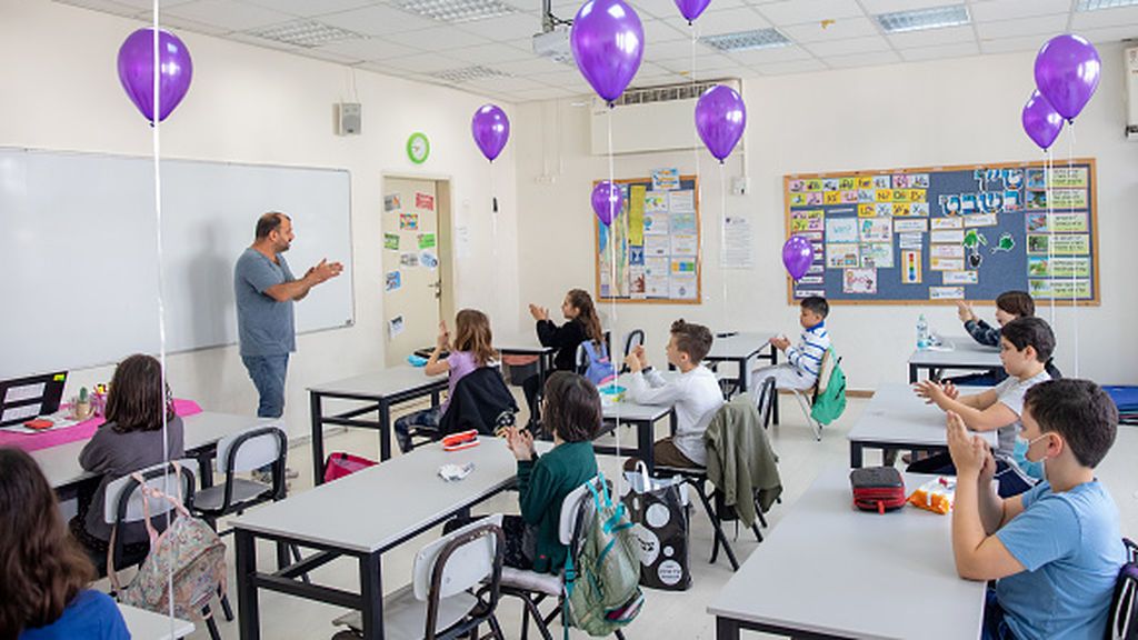 La cepa británica ya contagia a la mitad de los israelíes y el 40% son niños La cepa británica ya contagia a la mitad de los israelíes y el 40% son niños