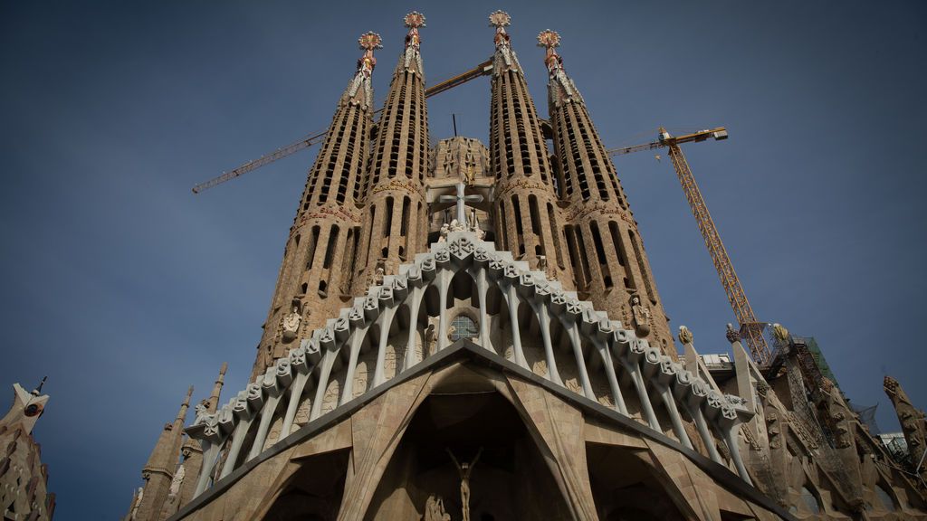 Las obras de la Sagrada Familia se reanudan tras diez meses paradas por la pandemia Las obras de la Sagrada Familia se reanudan tras diez meses paradas por la pandemia
