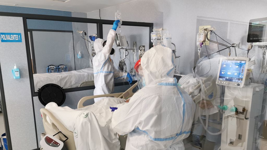Algunos hospitales madrileños ya están al 200% de ocupación en las UCI prepandemia Algunos hospitales madrileños ya están al 200% de ocupación en las UCI prepandemia