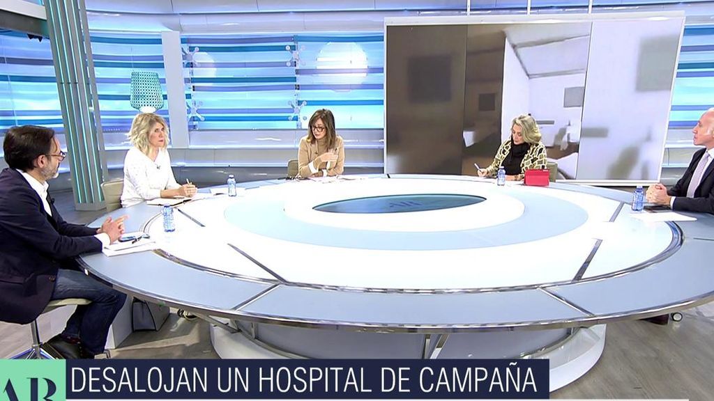 El debate entre Fumanal y Ana Rosa delante de sus compañeros.