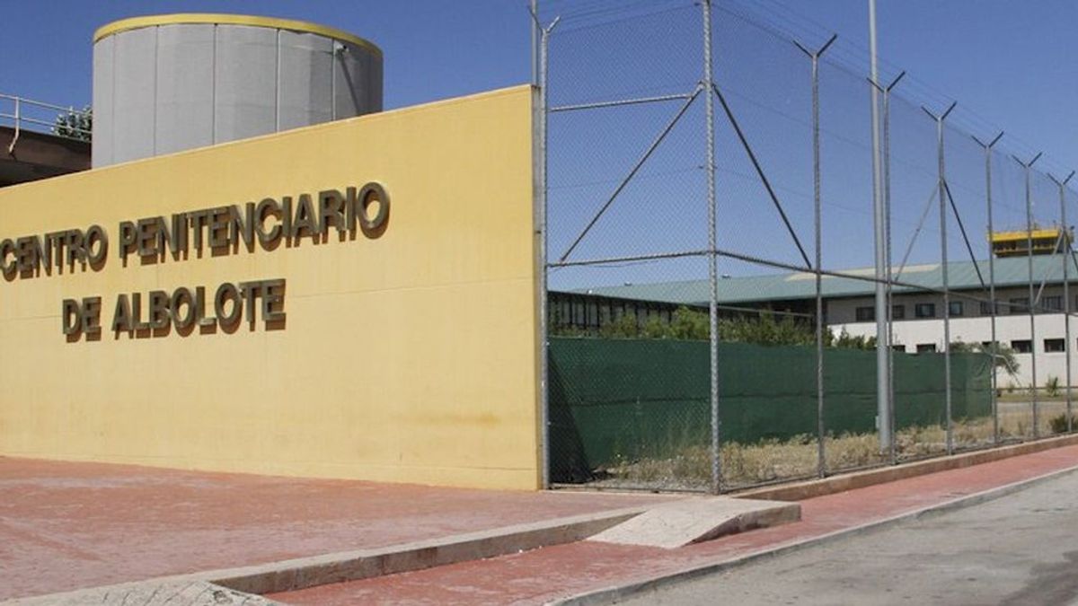 El acusado de matar a un compañero de cárcel en Granada defiende que lo hizo tras meses de "tocamientos" El acusado de matar a un compañero de cárcel en Granada defiende que lo hizo tras meses de "tocamientos"