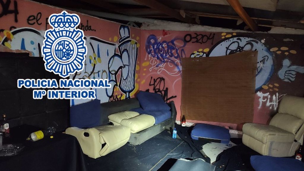 La Policía interviene en una "casa de citas" de Alicante donde habría mujeres contagiadas de coronavirus La Policía interviene en una "casa de citas" de Alicante donde habría mujeres contagiadas de coronavirus