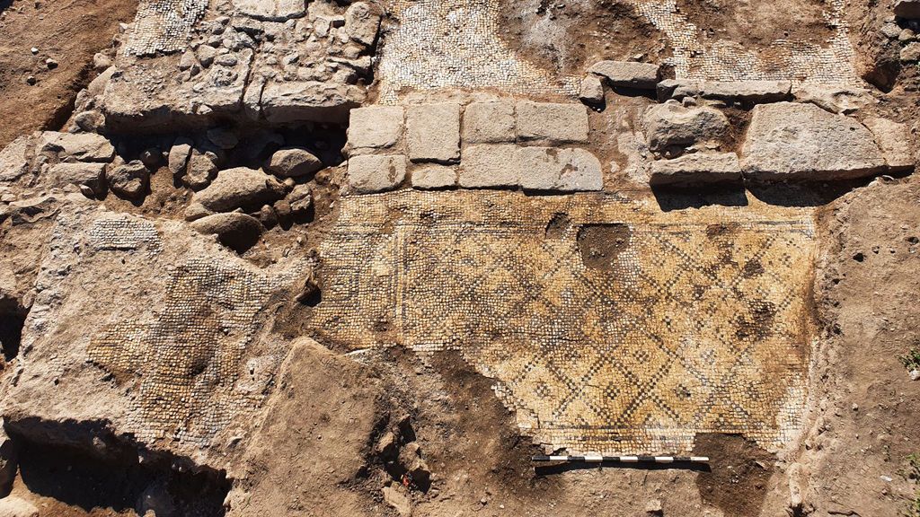 Descubren en Israel una antigua inscripción que dice: "Cristo, nacido de María" Descubren en Israel una antigua inscripción que dice: "Cristo, nacido de María"