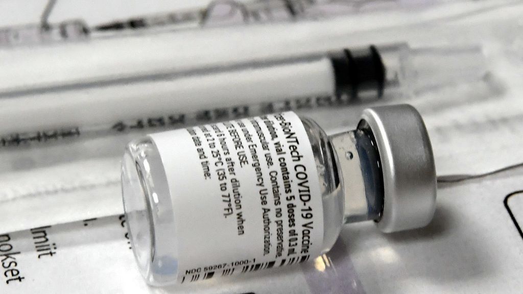 EuropaPress_3534812_26_january_2021_finland_espoo_syringe_lies_next_to_vial_of_the EuropaPress_3534812_26_january_2021_finland_espoo_syringe_lies_next_to_vial_of_the