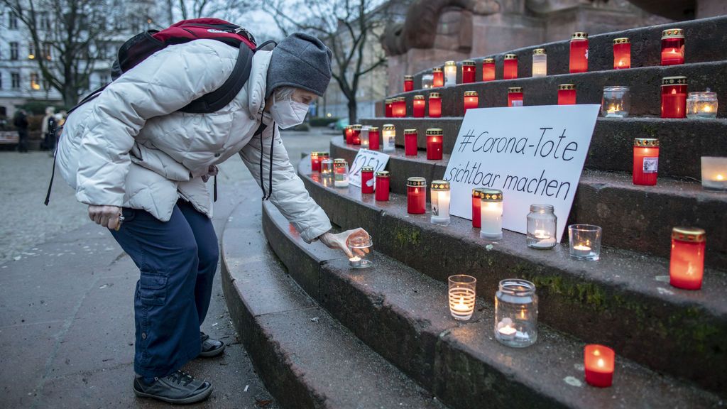 Alemania registra otro repunte con más de 900 muertos por covid-19 en un día Alemania registra otro repunte con más de 900 muertos por covid-19 en un día