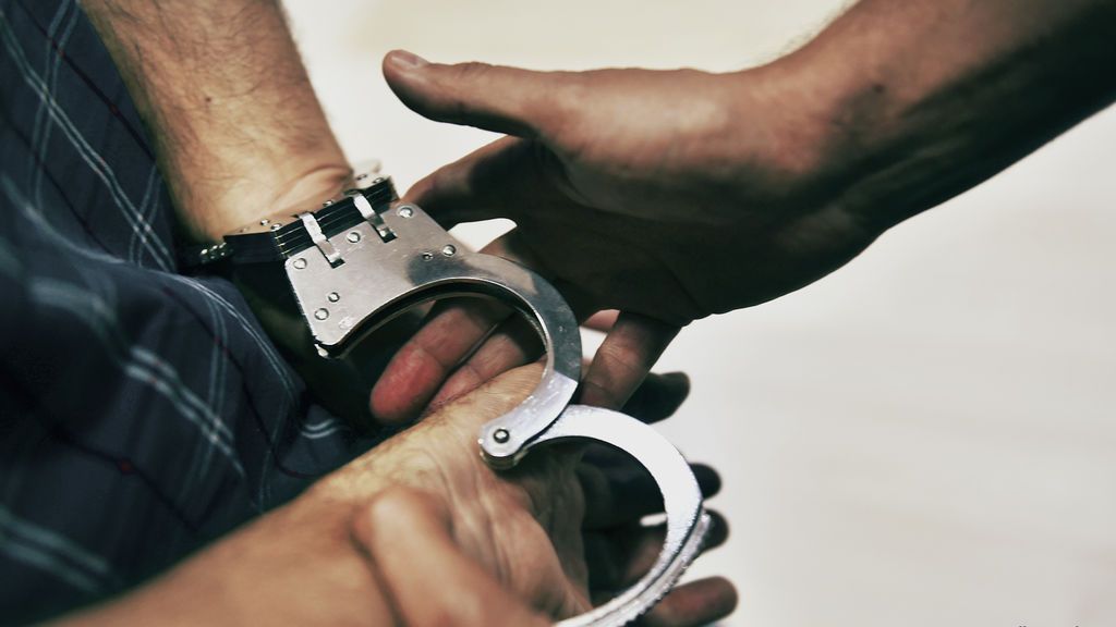 Detenido un hombre de 27 años por presuntos abusos sexuales a una menor de 14 en Girona Detenido un hombre de 27 años por presuntos abusos sexuales a una menor de 14 en Girona