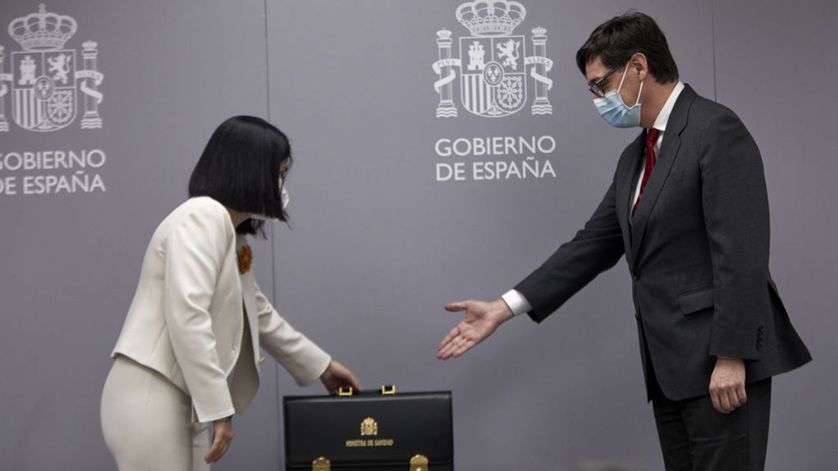 Carolina Darias toma posesión: “La lucha contra la pandemia es una guerra sin tregua. Lo vamos a conseguir” Carolina Darias toma posesión: “La lucha contra la pandemia es una guerra sin tregua. Lo vamos a conseguir”