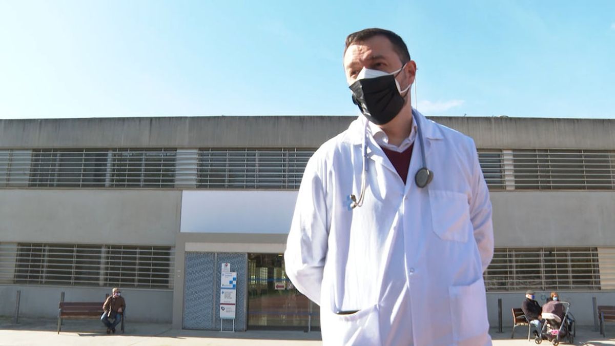 Un médico prueba con su mujer un fármaco que trataría la covid persistente e inicia un ensayo único en el mundo Un médico prueba con su mujer un fármaco que trataría la covid persistente e inicia un ensayo único en el mundo