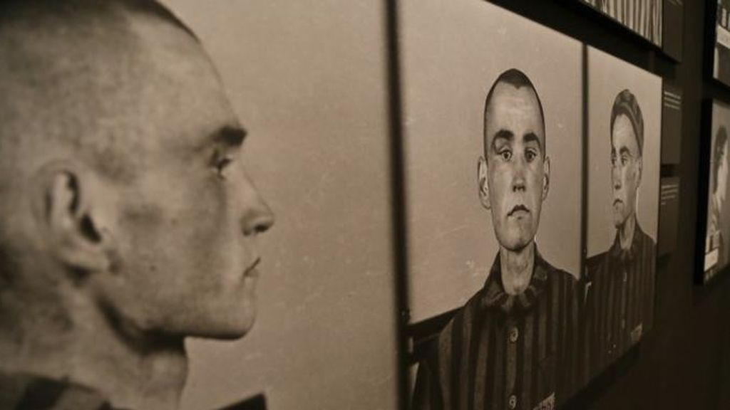 Retratos de presos judios en auschwitz.jpg