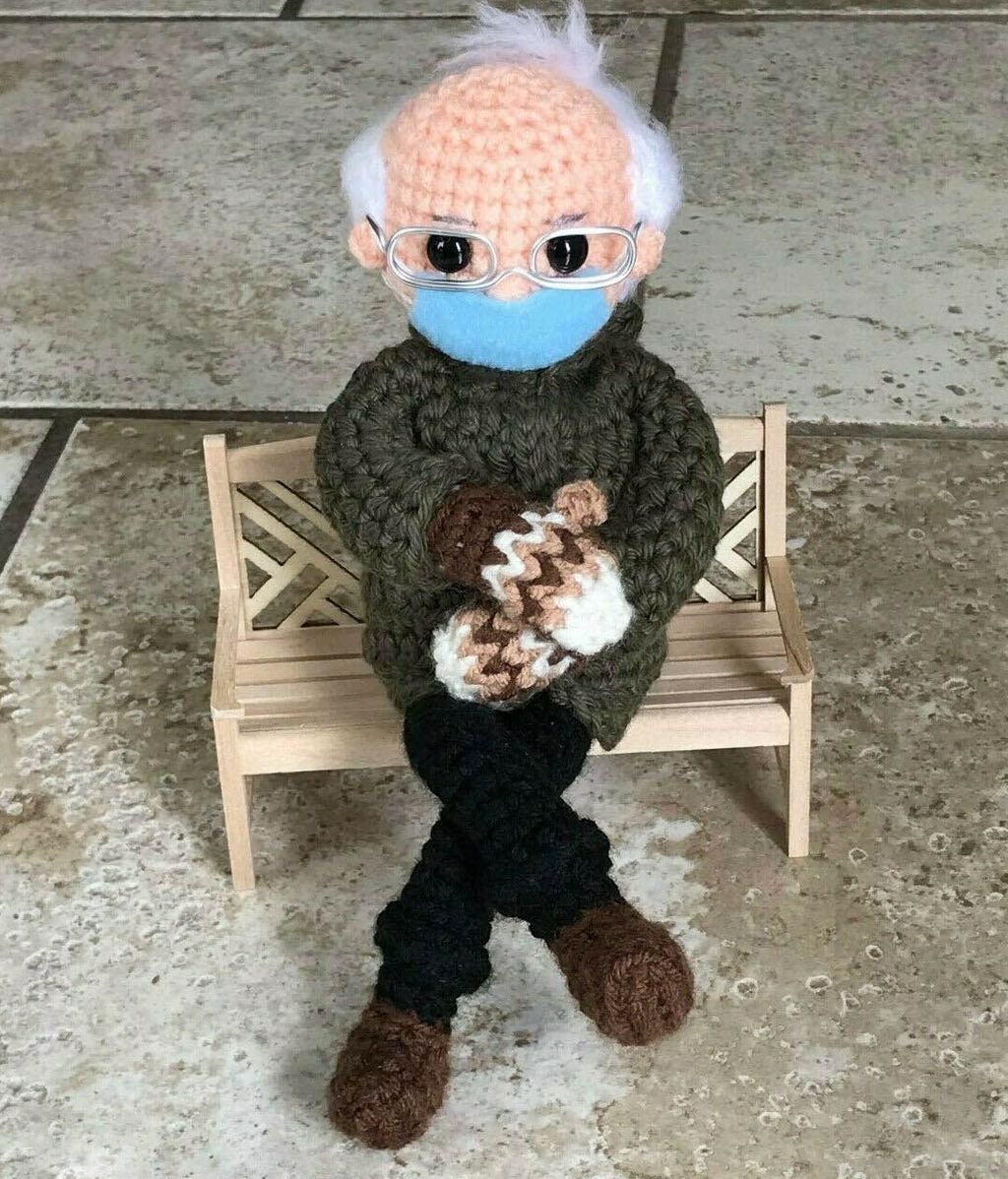 Un muñeco inspirado en Bernie Sanders recauda más de 40.000 dólares para ONG.