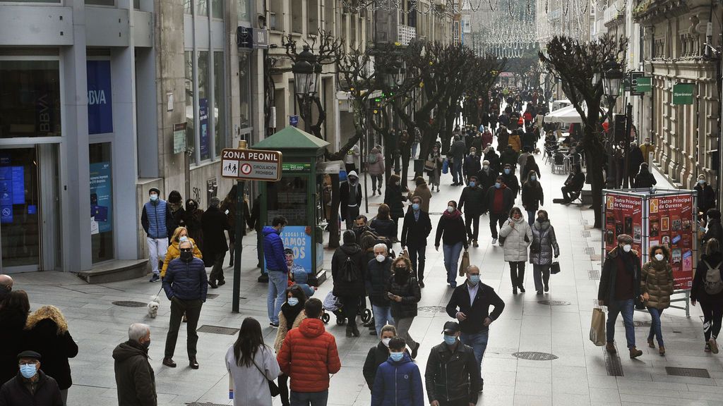 España compensa el descenso de población por la covid gracias a extranjeros España compensa el descenso de población por la covid gracias a extranjeros
