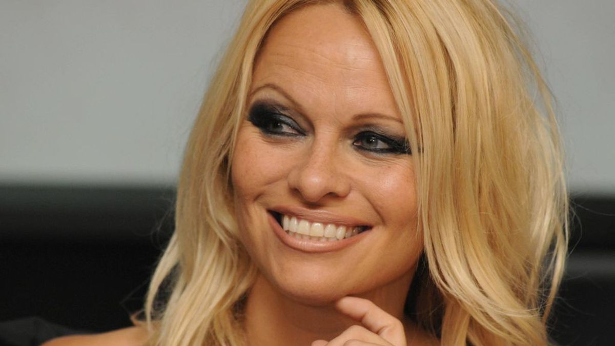 Aciertos y errores de la boda de Pamela Anderson con Dan Hayhurst, su guardaespaldas