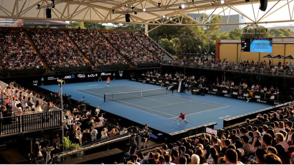 Nadal, en Adelaida ante Thiem: cuarentena para los tenistas pero 'barra libre' de mascarillas para el público Nadal, en Adelaida ante Thiem: cuarentena para los tenistas pero 'barra libre' de mascarillas para el público