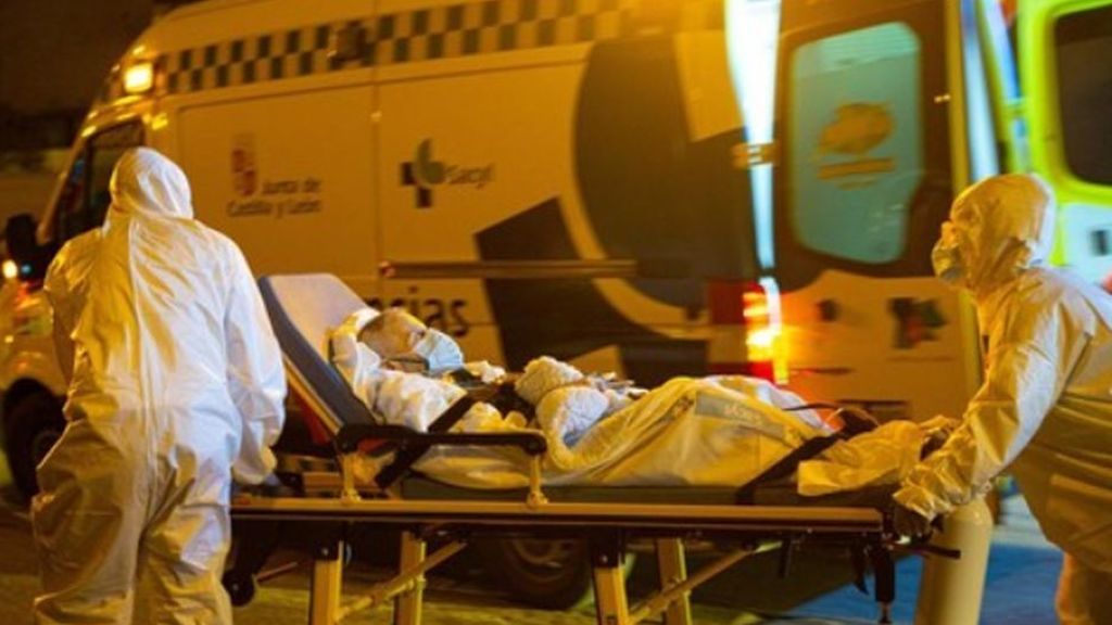 Un muerto y once hospitalizados tras un incendio desatado en la 'planta Covid' en una residencia en Soria