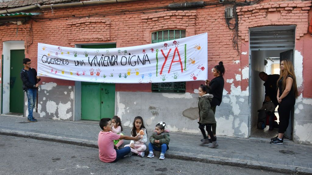 Los vecinos de Peironcely 10 reclaman una vivenda digna en 2017