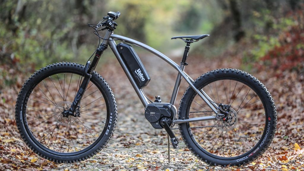BICICLETA DE MONTAÑACON EL SISTEMA SMART E-BIKE SYSTEM DE