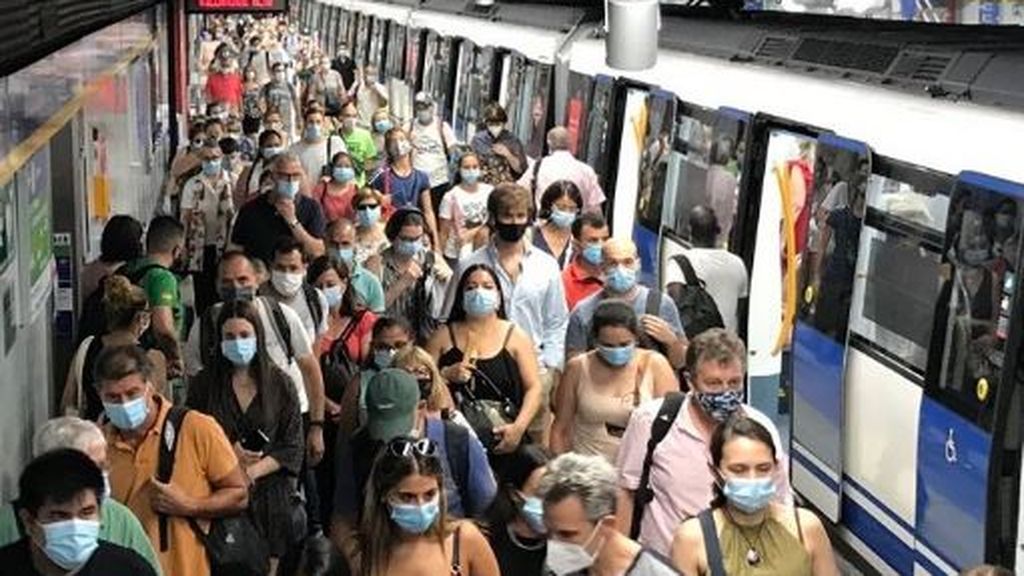 La enfermería aconseja mascarillas FFP2 para lugares cerrados y en el transporte público