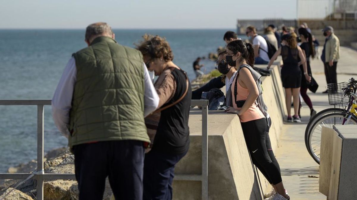 La Comunidad Valenciana prorroga todas las medidas hasta el 15 de febrero y obliga al uso de la mascarilla para practicar deporte La Comunidad Valenciana prorroga todas las medidas hasta el 15 de febrero y obliga al uso de la mascarilla para practicar deporte