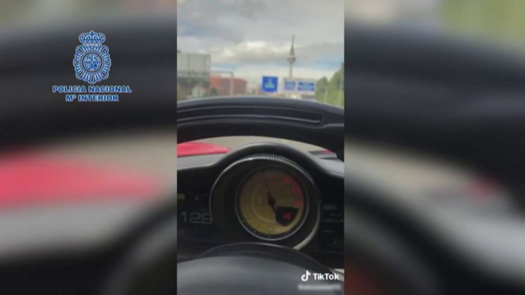 Detenido por grabarse mientras conducía coches de alta gama a 165 km/h: publicaba los vídeos en TikTok