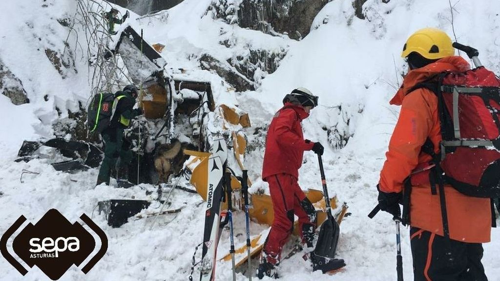 Localizan el cuerpo del operario sepultado por un alud de nieve el pasado 1 de enero en Aller, Asturias Localizan el cuerpo del operario sepultado por un alud de nieve el pasado 1 de enero en Aller, Asturias