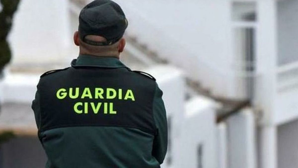 Detenido por escupir a un Guardia Civil que desalojaba un pub por exceso de aforo en Fuerteventura