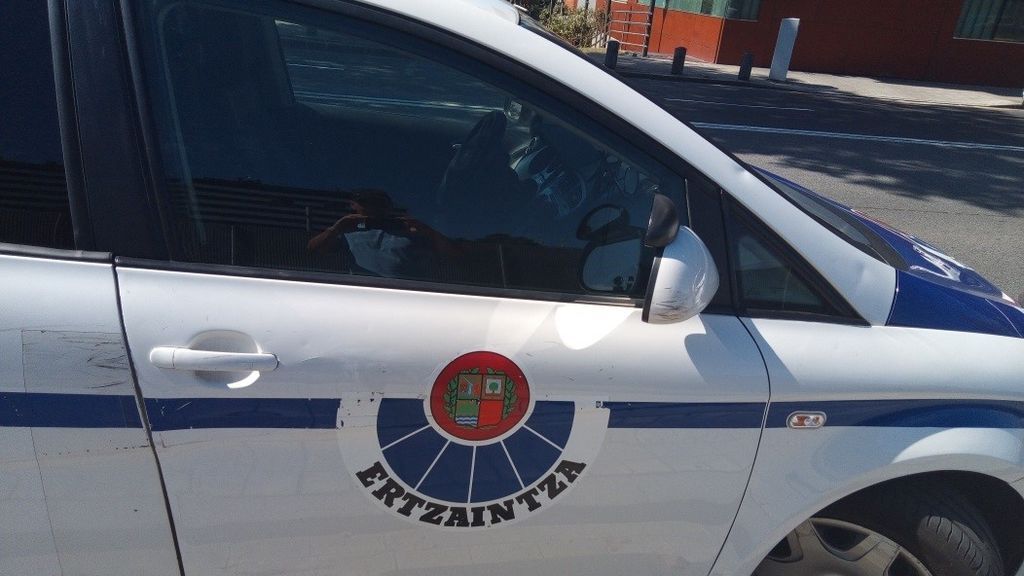 Un menor detenido tras los incidentes protagonizados por unos 200 jóvenes en San Sebastián Un menor detenido tras los incidentes protagonizados por unos 200 jóvenes en San Sebastián