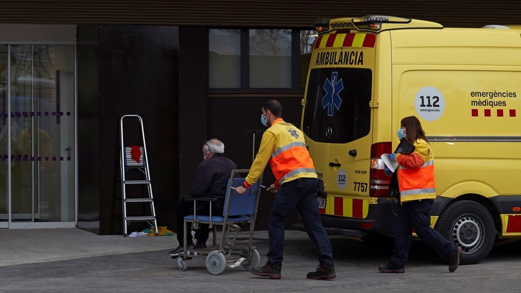 Un centenar de trabajadores del hospital de Mataró da positivo por coronavirus Un centenar de trabajadores del hospital de Mataró da positivo por coronavirus
