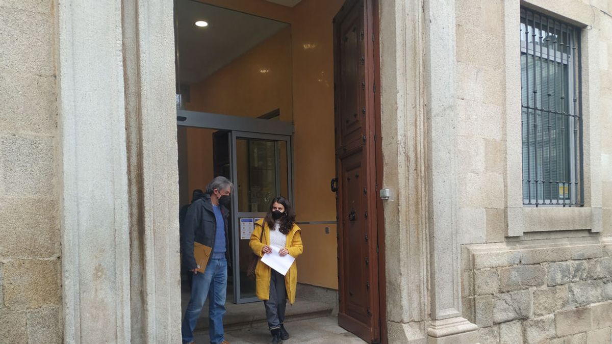 Podemos Extremadura denuncia en la Fiscalía a los que se saltaron el turno de vacunación Podemos Extremadura denuncia en la Fiscalía a los que se saltaron el turno de vacunación
