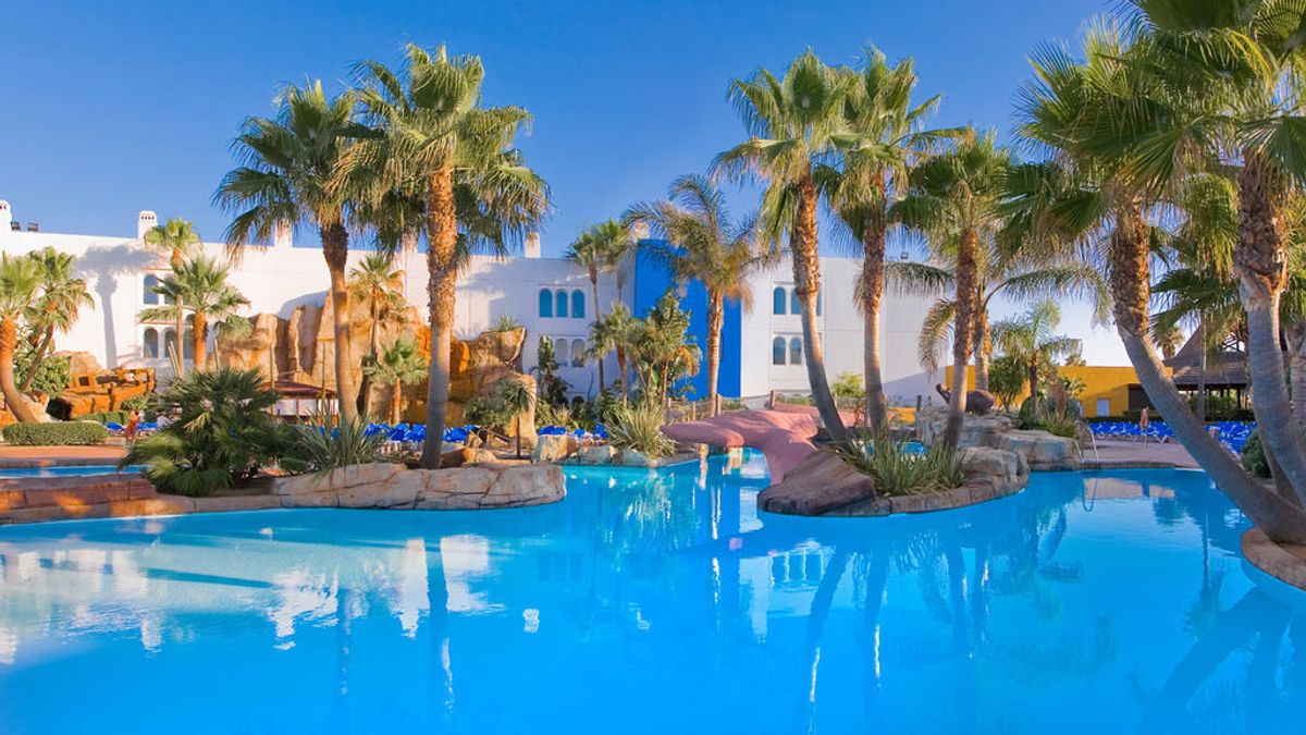 Amancio Ortega compra un hotel en Cádiz Amancio Ortega compra un hotel en Cádiz