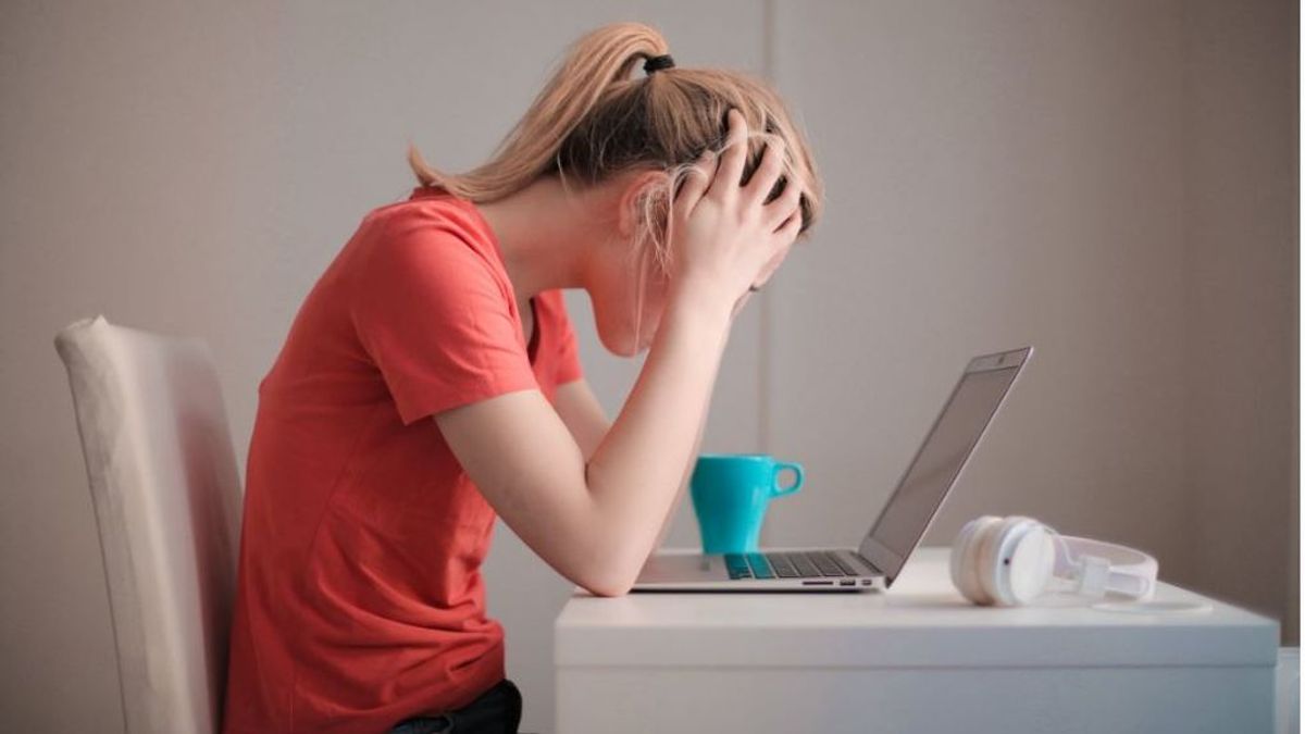 El fraude de los exámenes online: "Compartimos pantalla por skipe y te hago la prueba" El fraude de los exámenes online: "Compartimos pantalla por skipe y te hago la prueba"