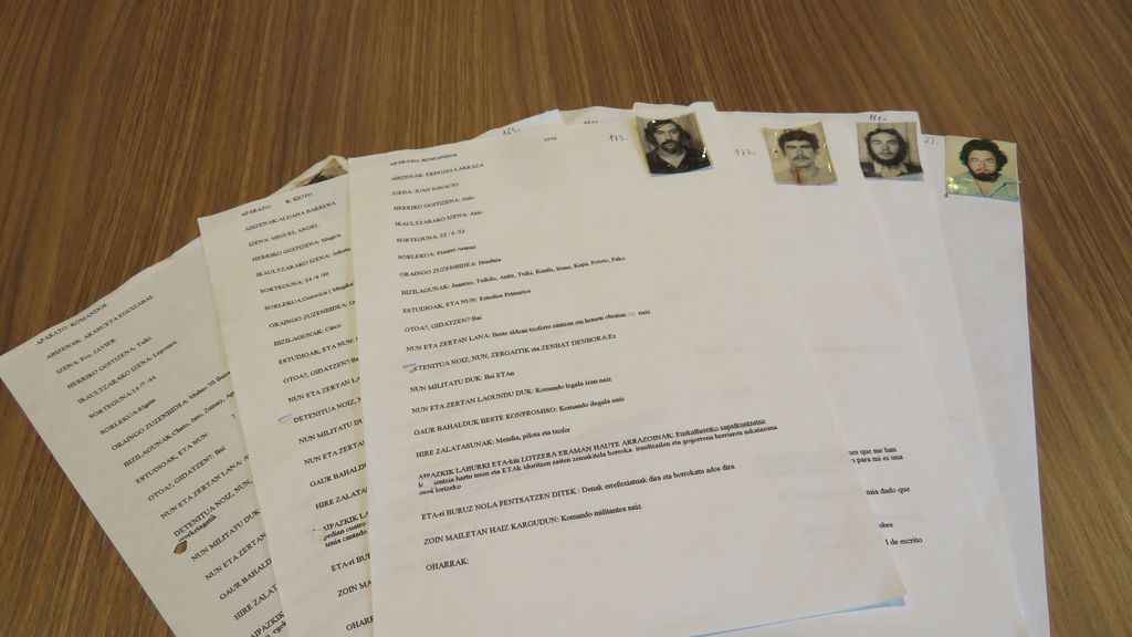 Las fichas de ETA: los nombres, las aficiones y los "motivos" para ser etarra puestos por escrito Las fichas de ETA: los nombres, las aficiones y los "motivos" para ser etarra puestos por escrito
