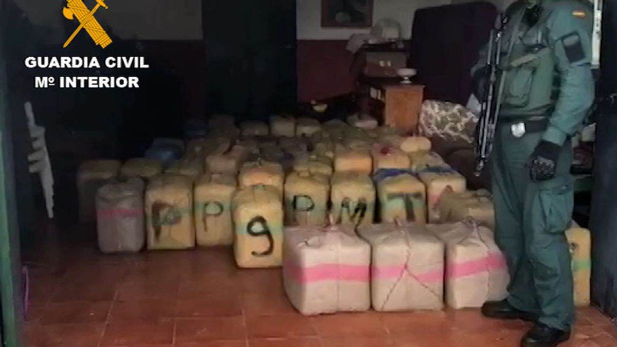 36 detenidos que usaban coches modificados para tirar polvo de extintores a los agentes en la huida 36 detenidos que usaban coches modificados para tirar polvo de extintores a los agentes en la huida